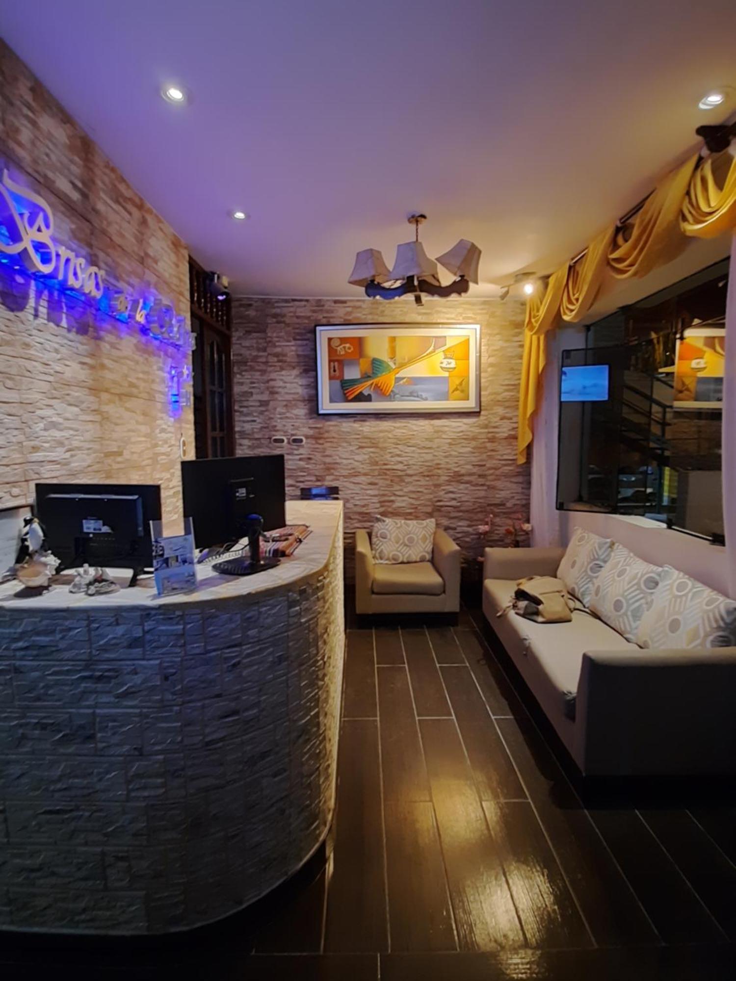 Brisas De La Bahia Hotel باراكاس المظهر الخارجي الصورة