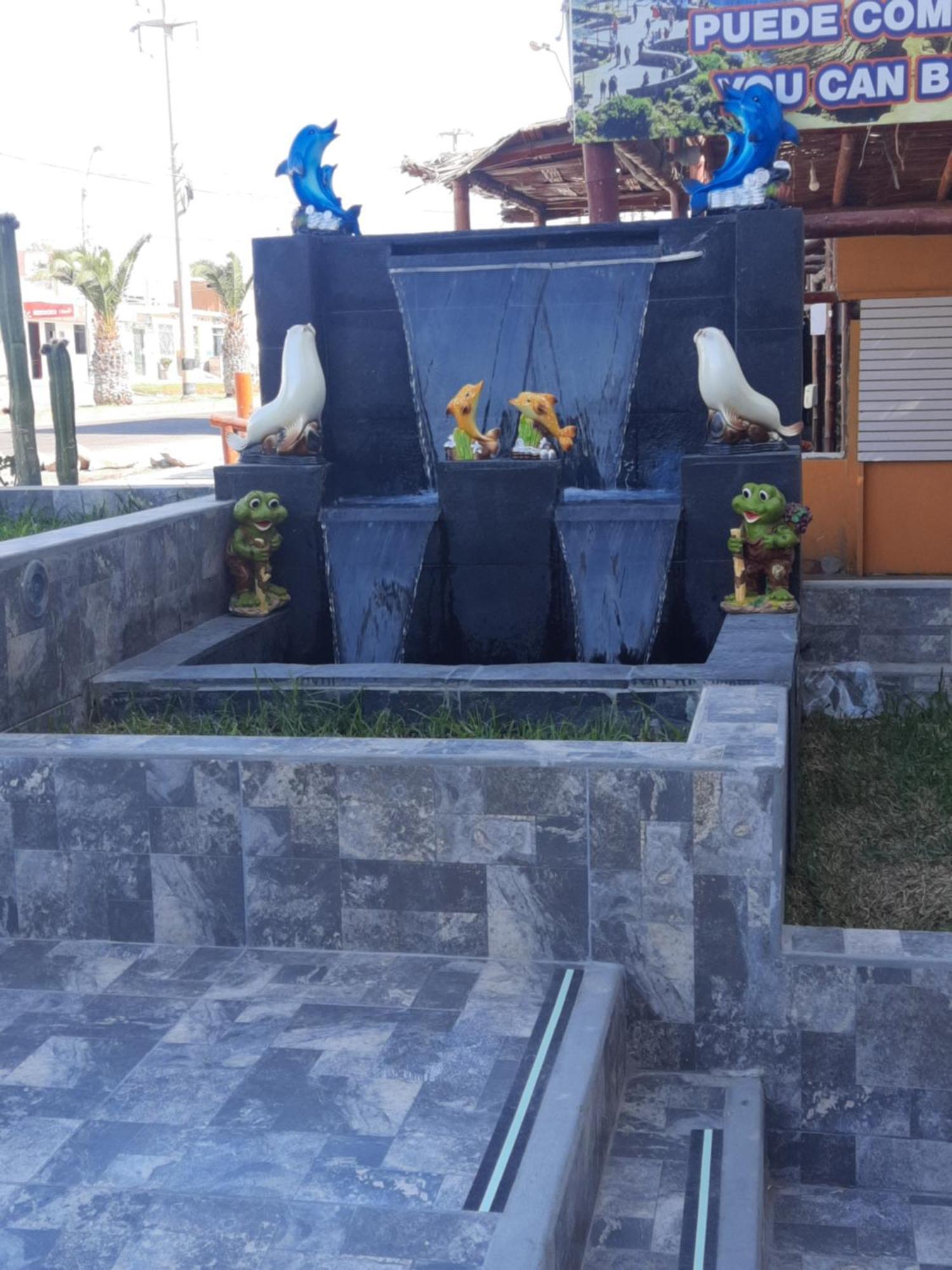 Brisas De La Bahia Hotel باراكاس المظهر الخارجي الصورة