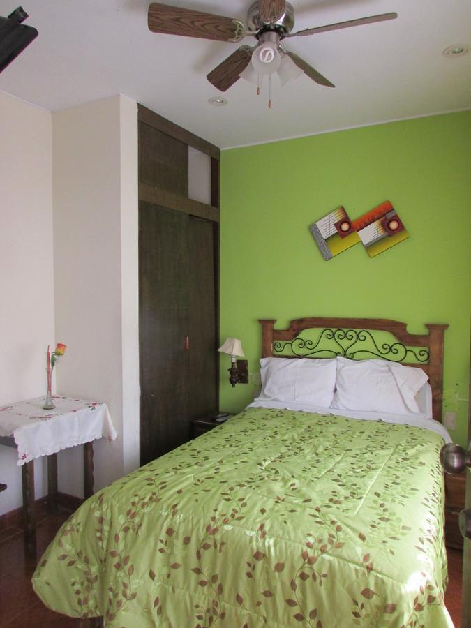 Brisas De La Bahia Hotel باراكاس المظهر الخارجي الصورة