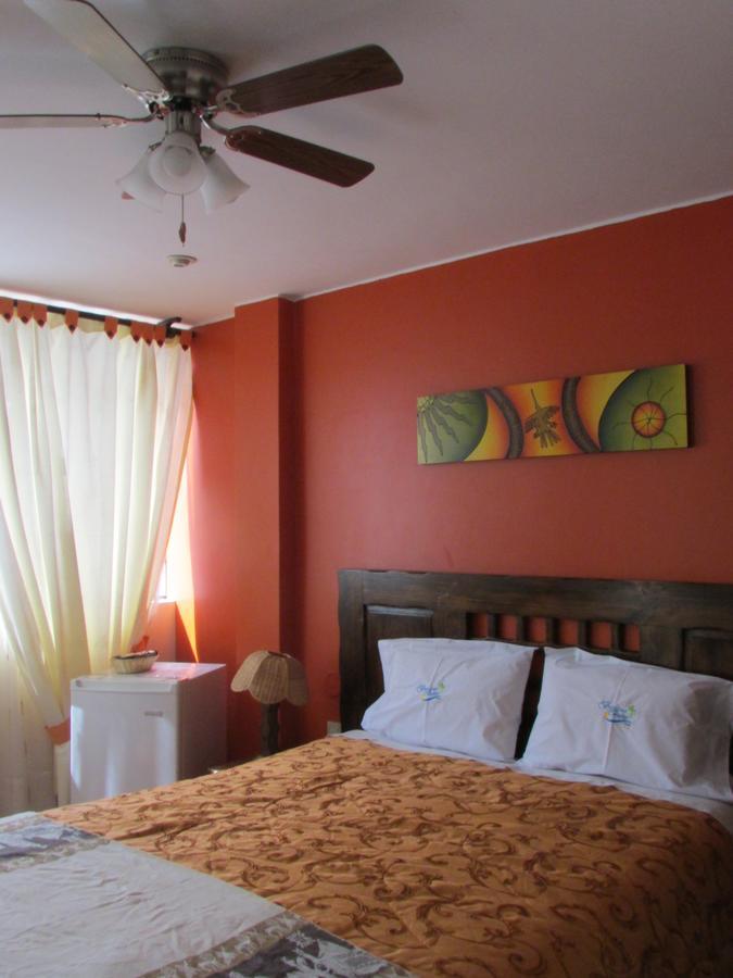 Brisas De La Bahia Hotel باراكاس المظهر الخارجي الصورة